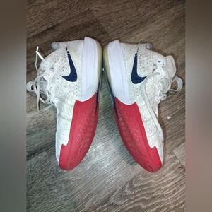 Nike GT Cut 2 Men's Basketball Shoes size 9.5